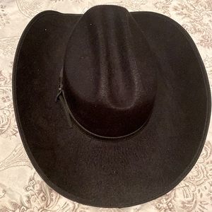 Black stiff cowboy hat size 7. Made in Mexico